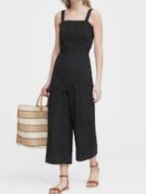 Banana Republic Black Eyelet Cropped Jumpsuit Size 6 Boho Casual Resortwear EUC